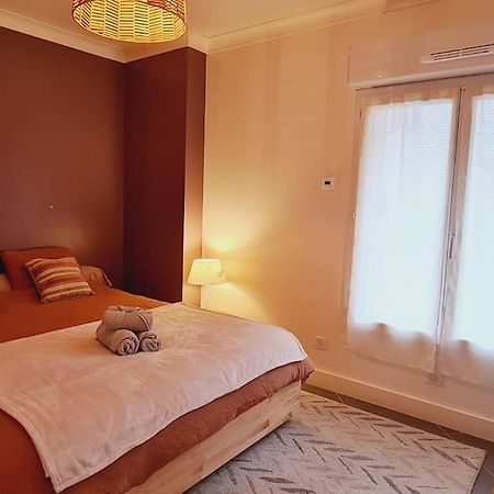 Appartement 2 Pieces Centre Ville Avec Parking Neauphle-le-Château Exteriör bild